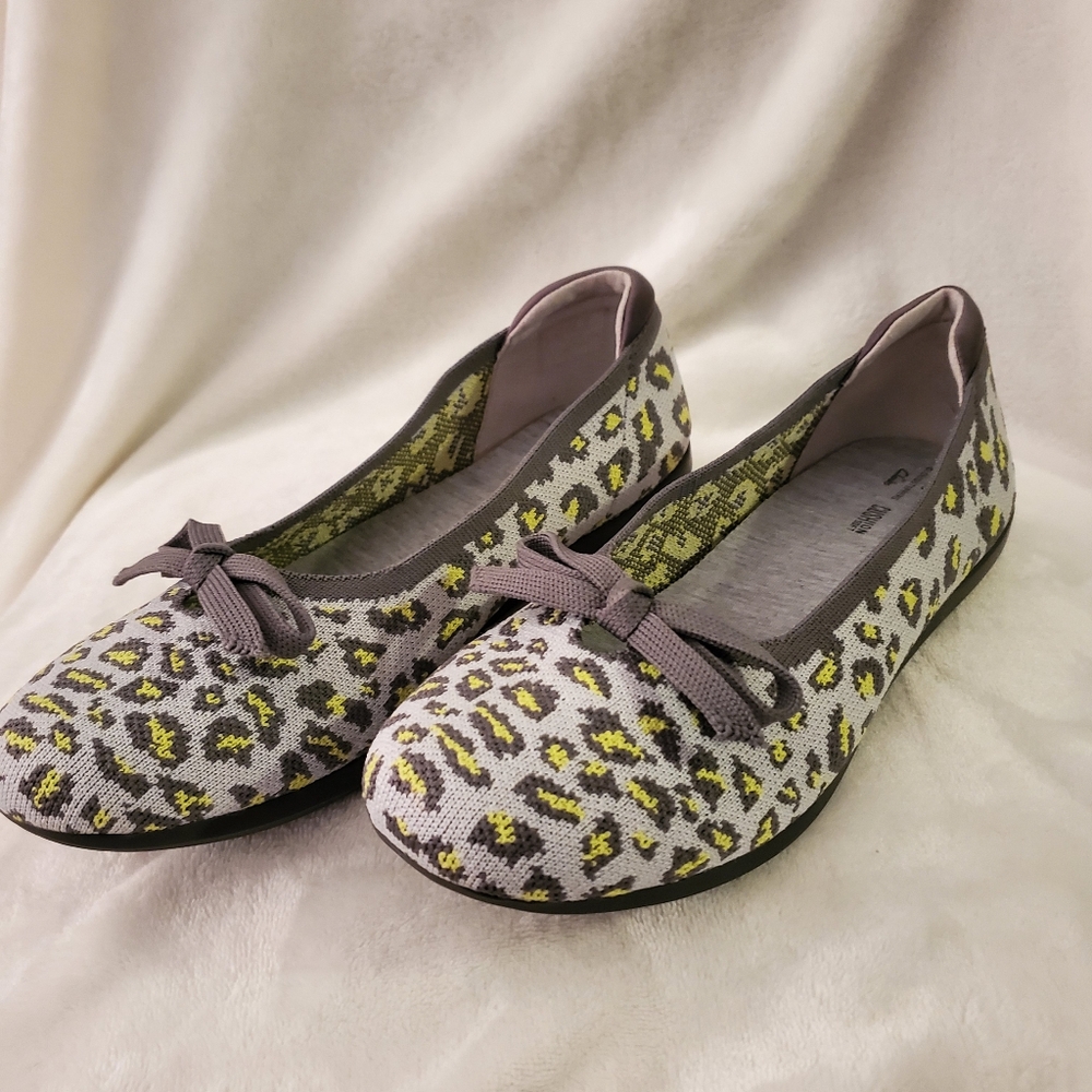 Cloudsteppers by Clarks - Fabric Flats - Gray Animal Print - 7.5